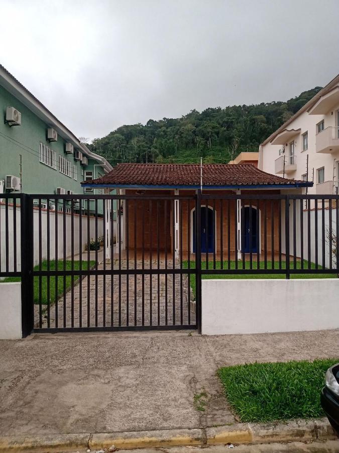 ウバトゥバ Casa Praia Grande Com Churrasqueiraヴィラ エクステリア 写真